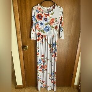 Pink Blush Maternity Maxi Dress Women’s Large with Pockets 3/4 Length Sleeves